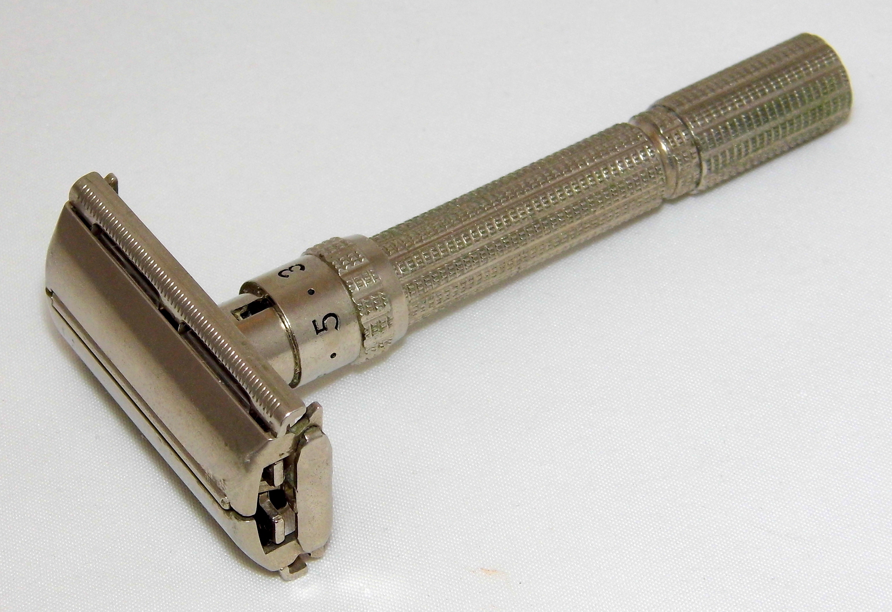 File Vintage Gillette Slim Adjustable De Safety Razor Twist To Open Made In Usa Circa 1965 Date Code K 3 Jpg Wikimedia Commons