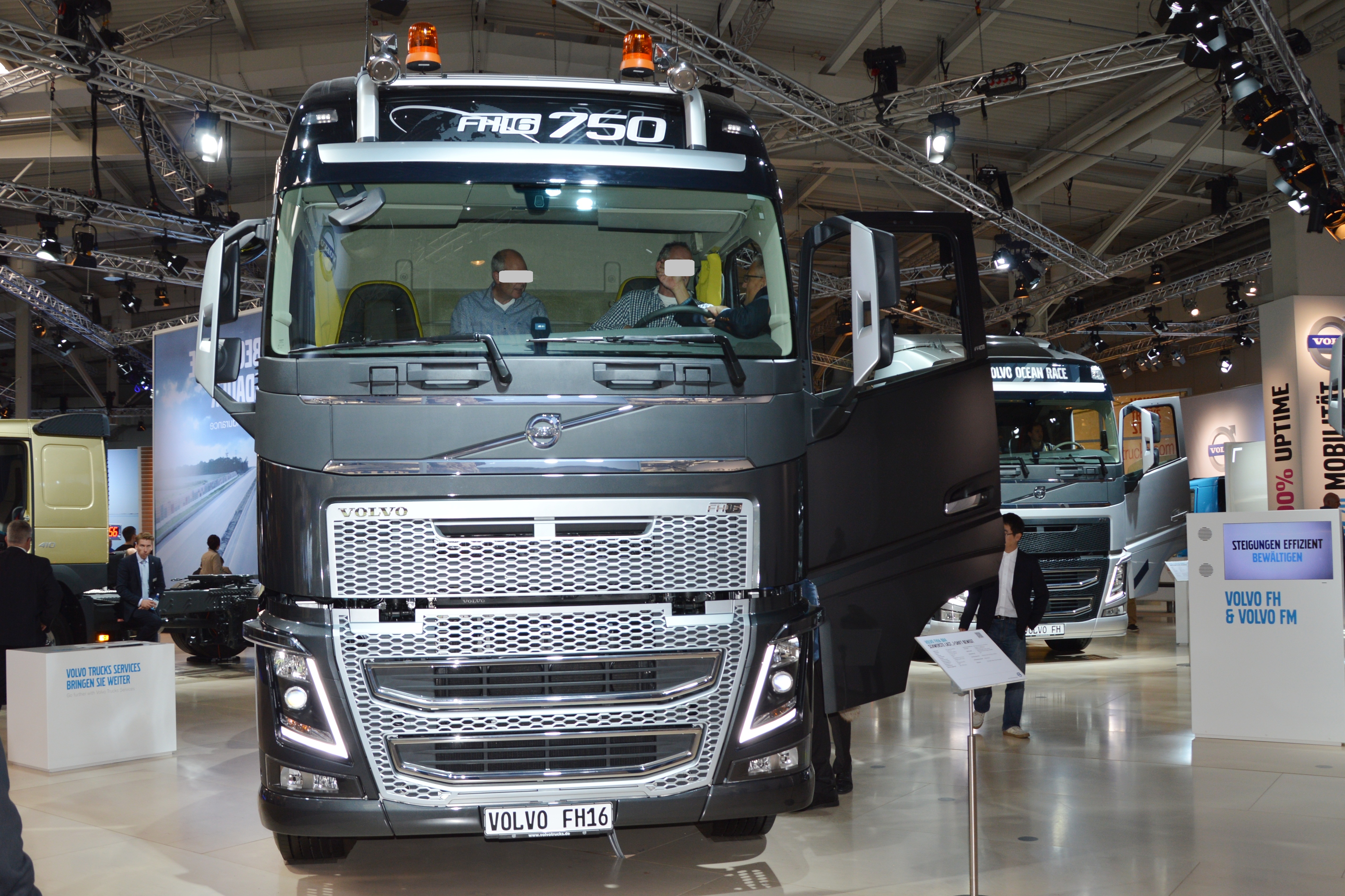 Fil:Volvo FH 16 8x4 2014. Spielvogel 4.JPG – Wikipedia