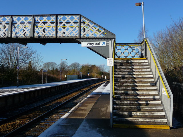 File:Warminster - Railway Station - geograph.org.uk - 1774192.jpg