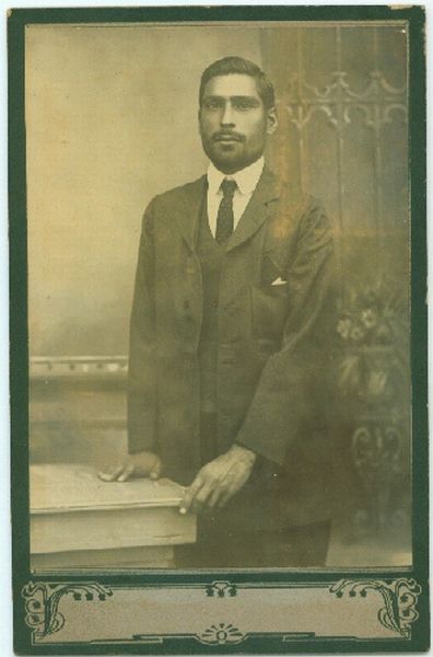 File:100 yr old Cabinet photo unknown man, Bombay.jpg