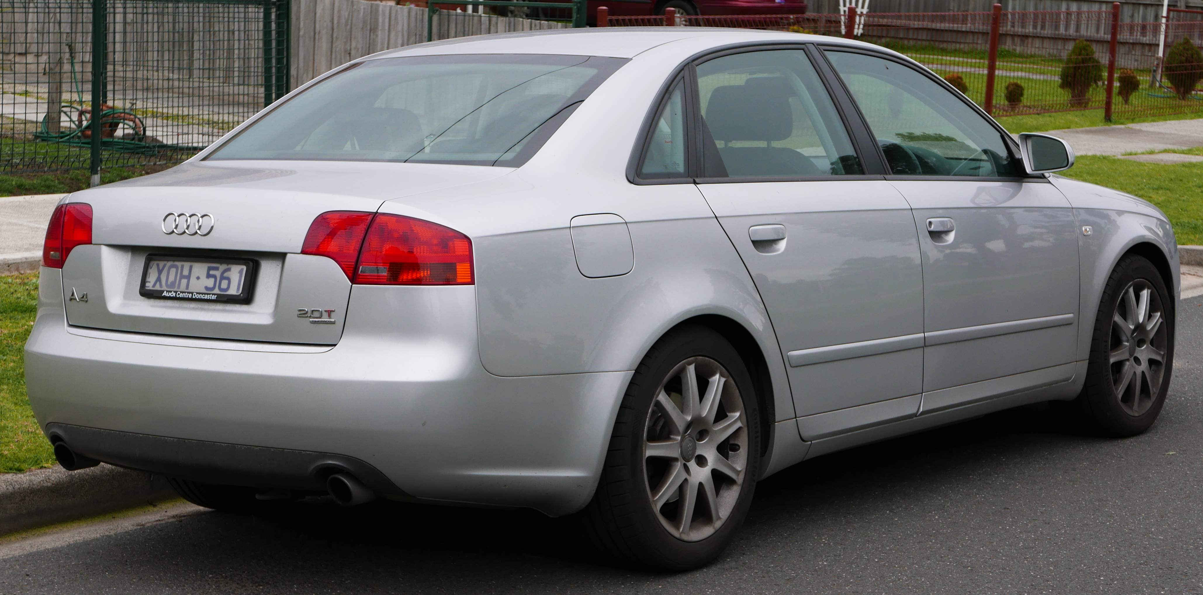 File:2005 Audi A4 2.0 TFSI quattro sedan (2015-07-10) 02.jpg - Commons