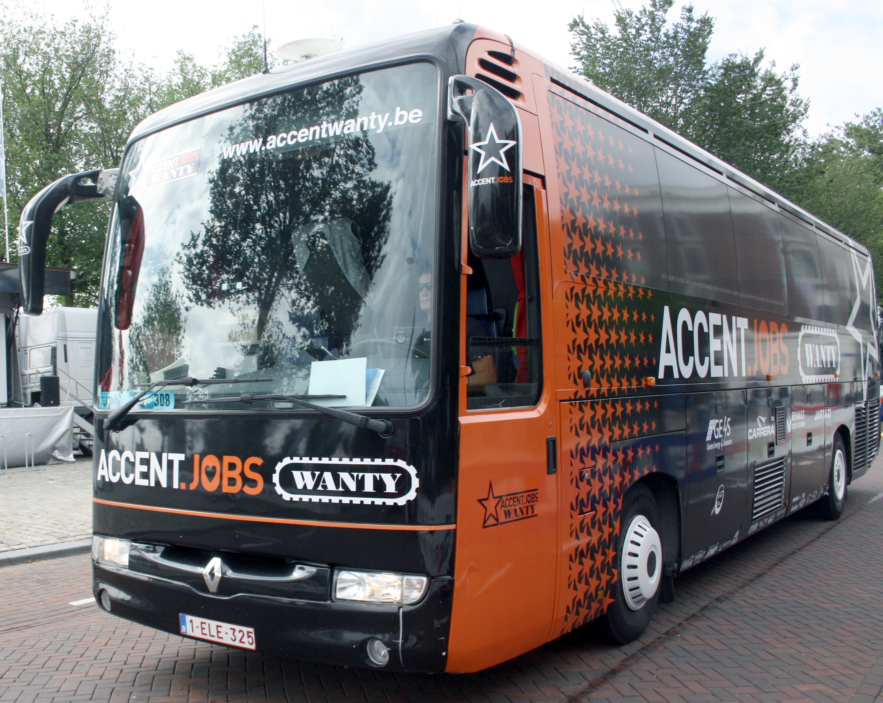 Accent Jobs Wanty.jpg English: Accent Jobs-Wanty bus before the start of stage 2 of the World Ports Classic 2013 Date 31 August 2013, 11:30:51