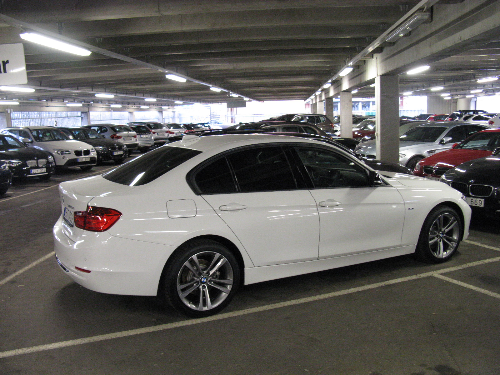 Category:BMW F30 - Wikimedia Commons