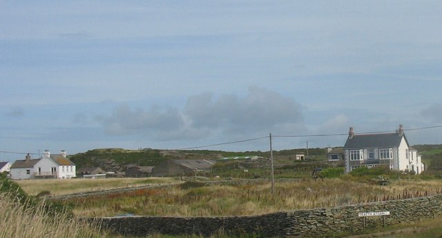 File:Bay View House and Porth-y-Post Farmhouse - geograph.org.uk - 1436741.jpg