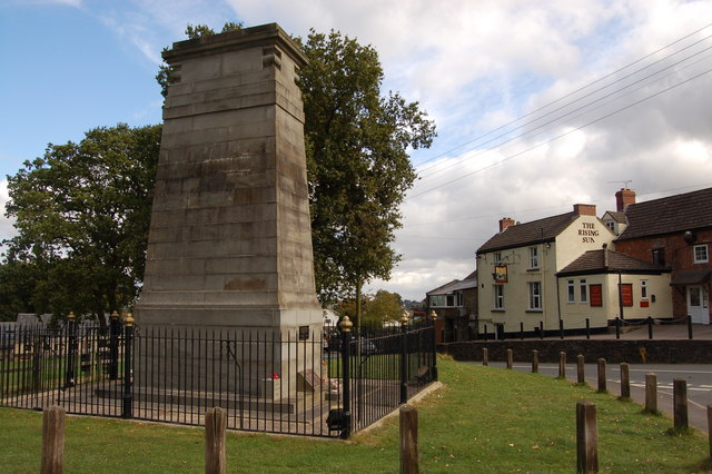 File:Bream Cenotaph and the Rising Sun Inn - geograph.org.uk - 1518683.jpg