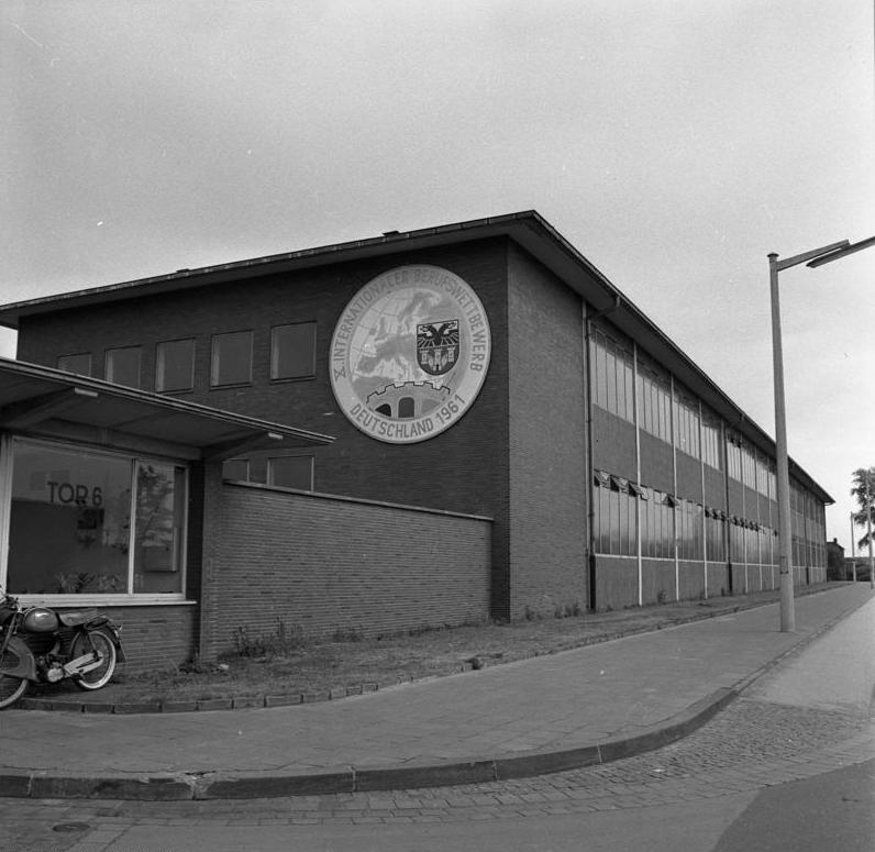 Die Rheinische Stahlwerke AG (Rheinstahl-Konzern) { Es war einmal } Bundesarchiv_B_145_Bild-F010887-0010%2C_Internationaler_Berufswettbewerb%2C_Duisburg