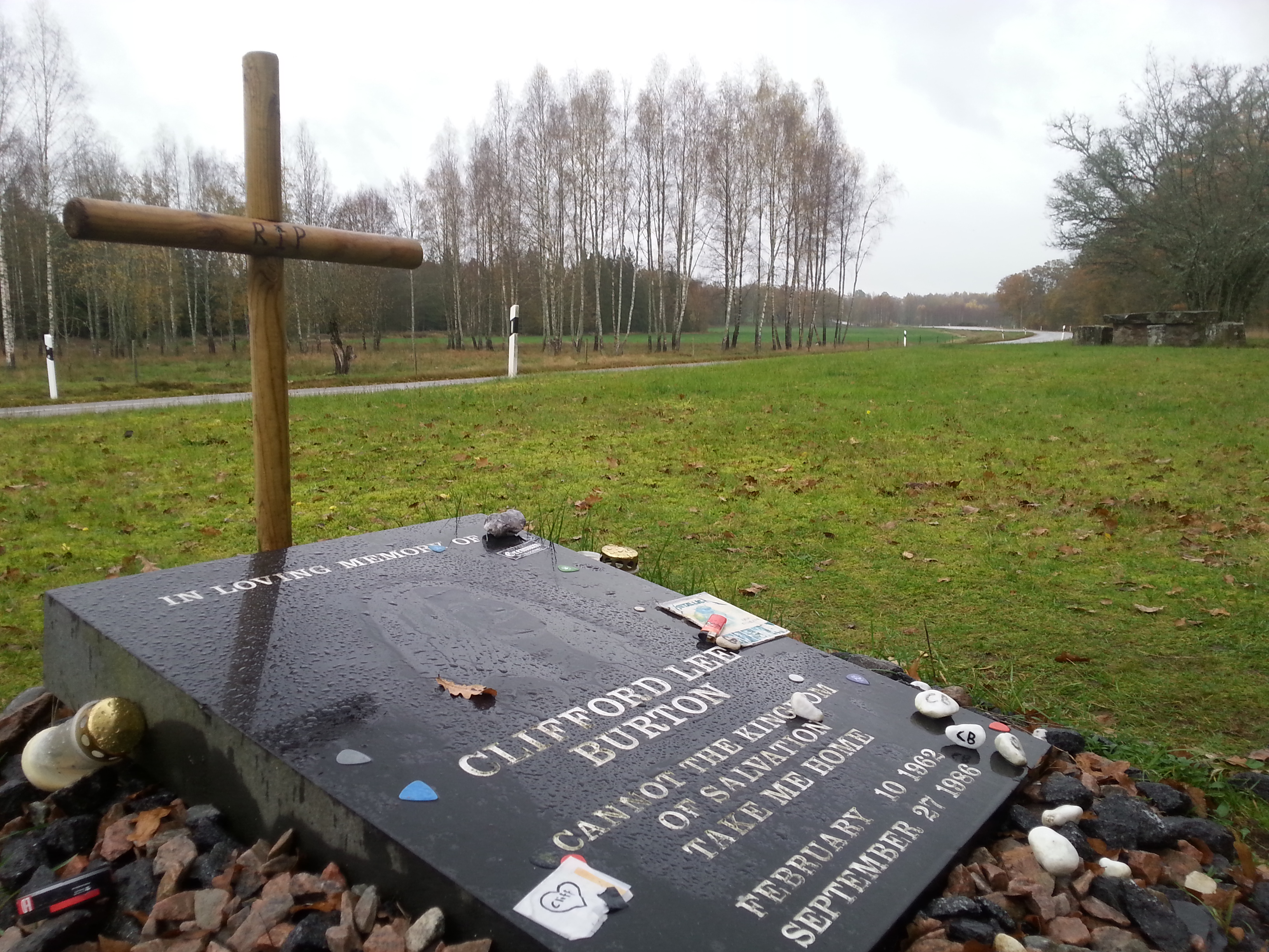 File Cliff Burton Memorial Stone October 2014.jpg Wikimedia Commons