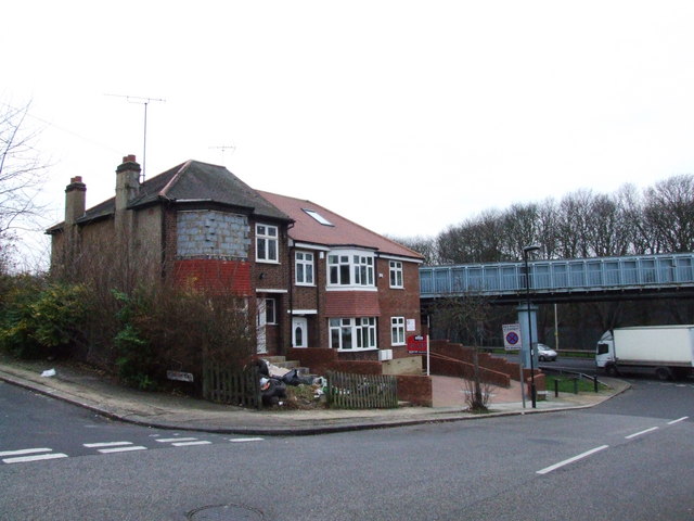 File:Evesham Road - geograph.org.uk - 1090059.jpg