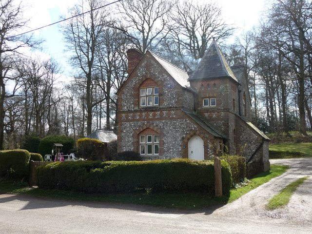 File:Fosbury - House - geograph.org.uk - 1227919.jpg