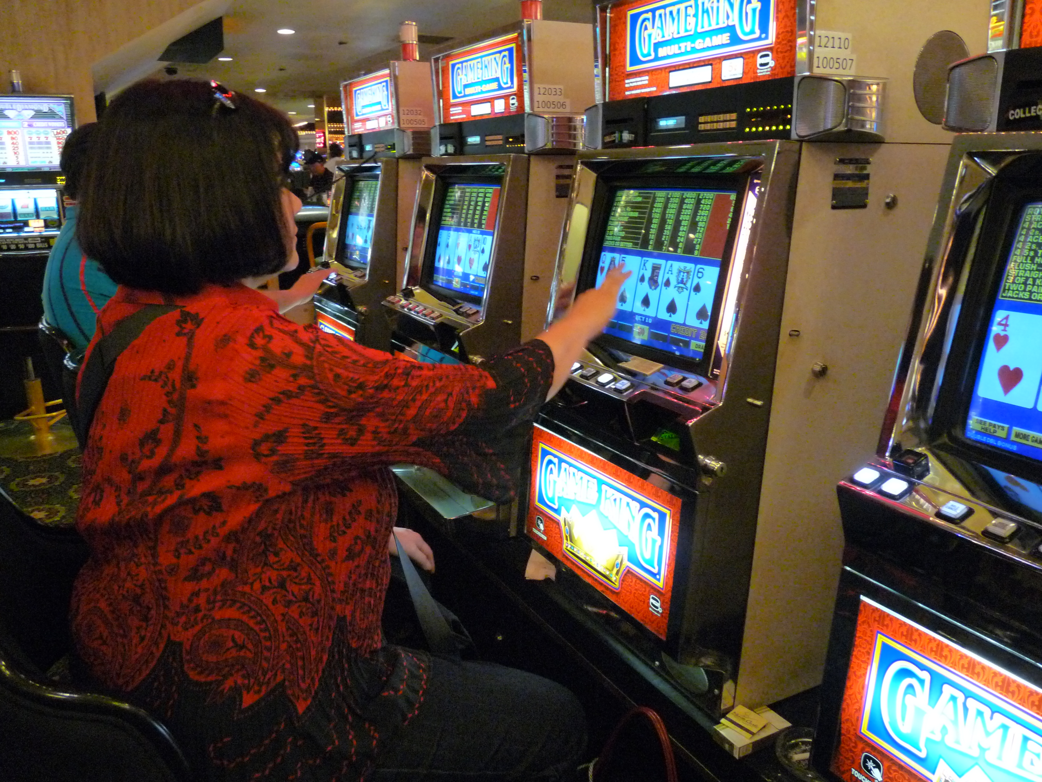 老虎机Slot Machine: 最新的百科全书、新闻、评论和研究