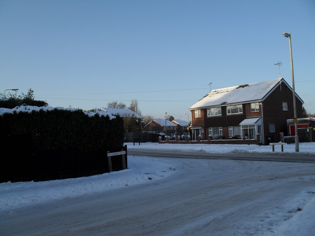 File:Junction of Hazleholt Drive and a snowy Park Lane - geograph.org.uk - 1656566.jpg