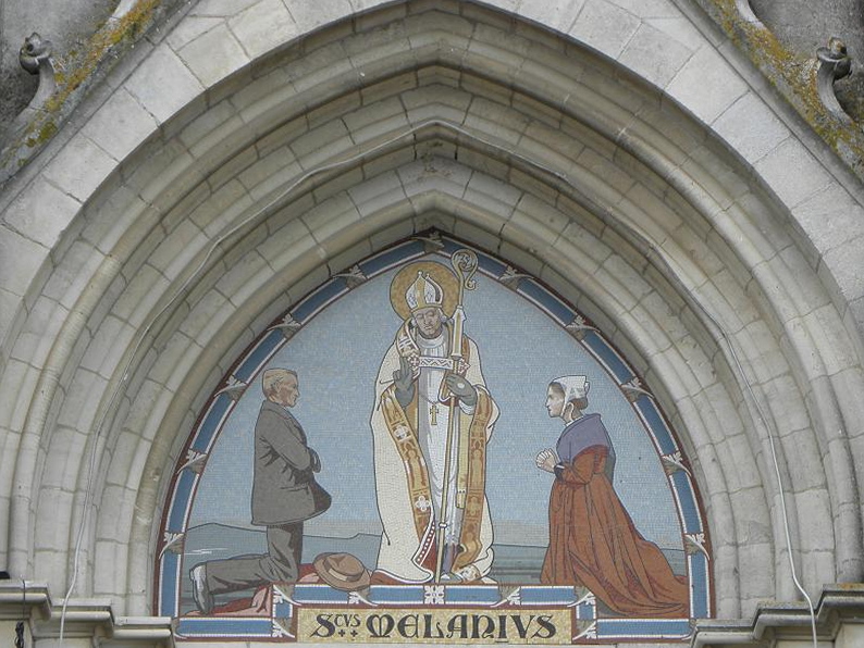 File:La Chapelle-Saint-Melaine (35) Église 02.jpg