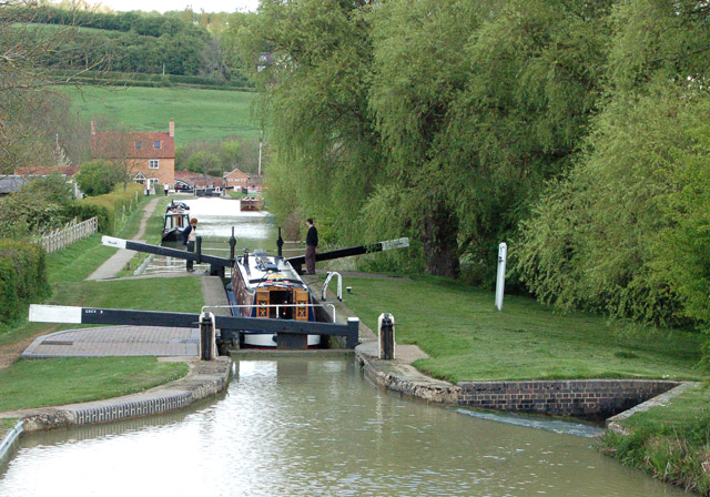 File:Lock 9, Napton - geograph.org.uk - 1273032.jpg