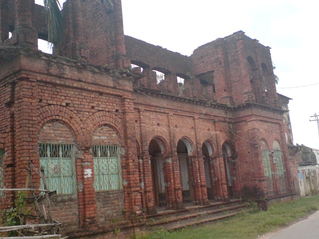 File:Old city building at Sonarga, Narayangang, Bangladesh.jpg