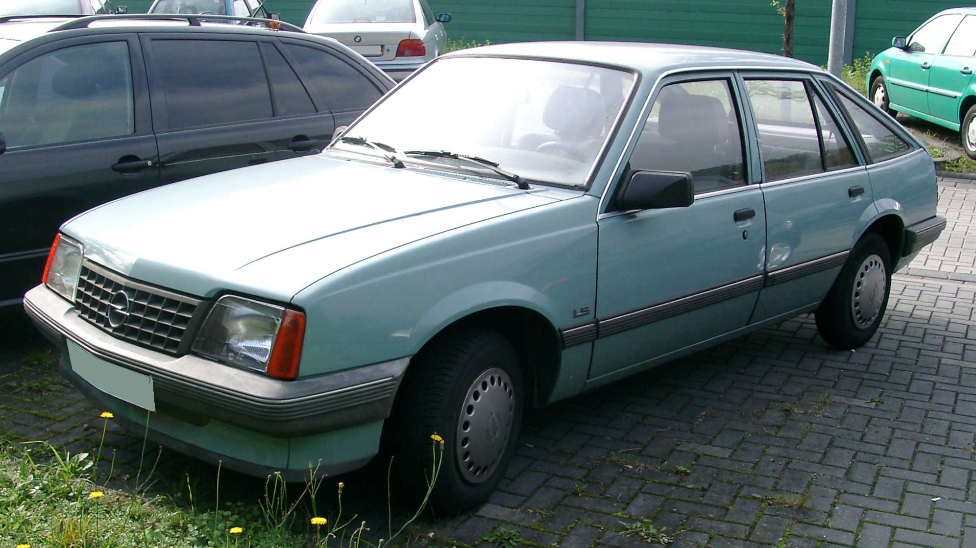 opel ascona 
