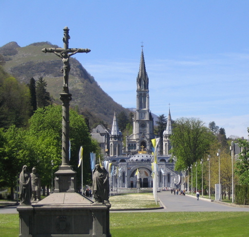 Pèlerinage Our_Lady_of_Lourdes_Basilica