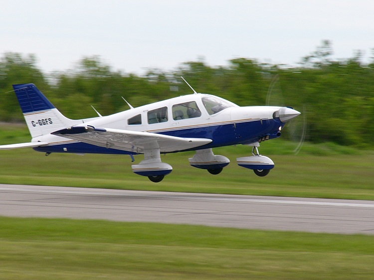 パイパー PA-28 - Wikipedia