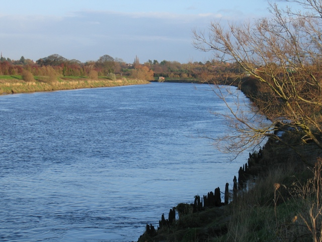 File:River Dee-Afon Dyfrdwy flowing from Chester - geograph.org.uk - 282264.jpg