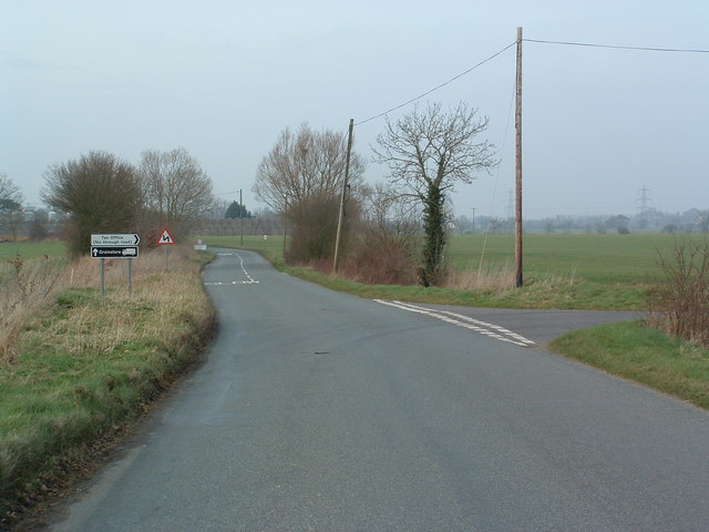 File:Road Junction To Tan Office - geograph.org.uk - 342280.jpg