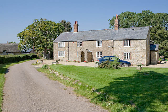 File:Sandpits Farm house, nr Calbourne - geograph.org.uk - 539340.jpg