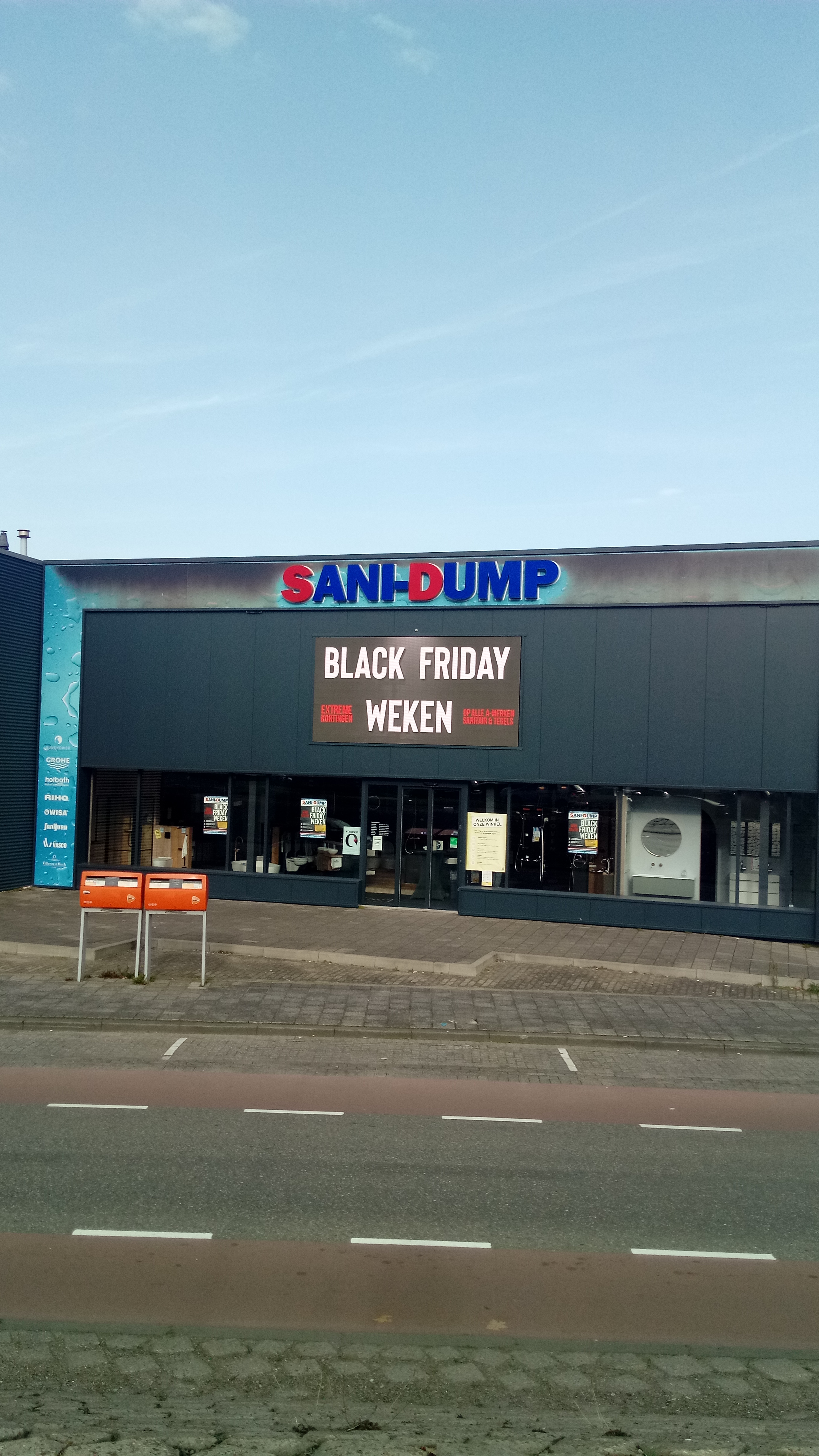 File:Sani-Dump Black Friday Week, IJsselmonde, Rotterdam (2020) 02.jpg Wikimedia Commons