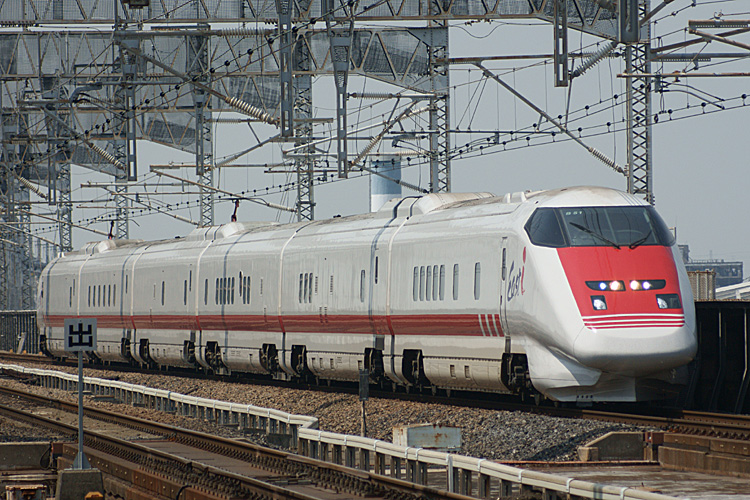 File:Shinkansen E926 East-i.jpg