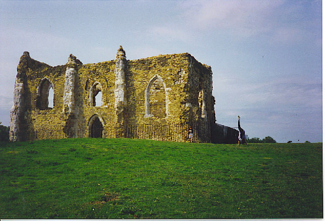 File:St Catherine's Chapel, Guildford. - geograph.org.uk - 114160.jpg