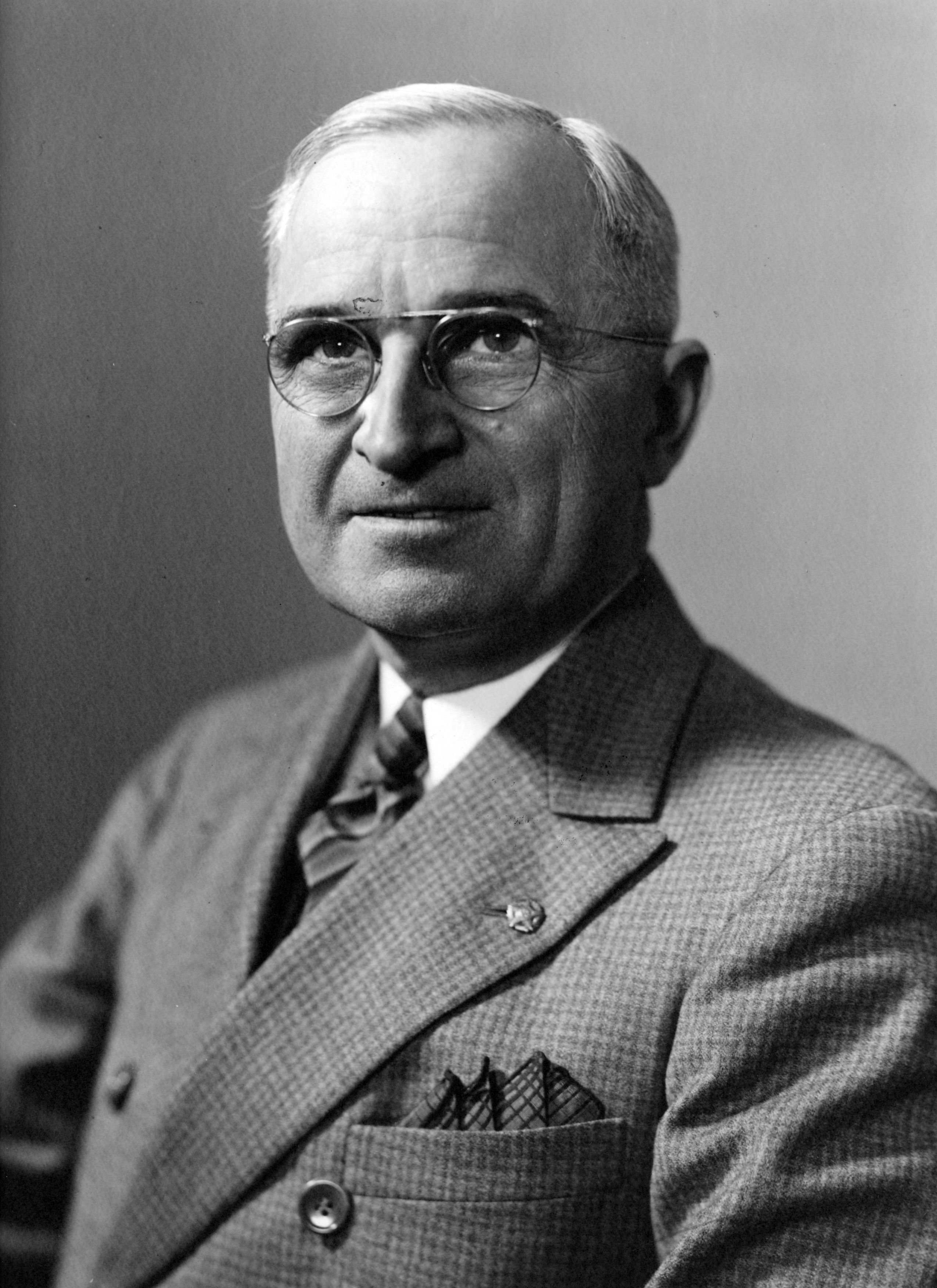 Harry s truman. Гарри Трумэн. Гарри Трумэн президент США. Гарри Трумэн 1945. Перзидент Гарри Трумэн.