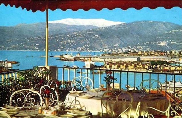 File:View from the terrace of the restaurant "lucullus" (the new , not the old) Near Khan Antoun Bey In 1970 - Beirut.jpg