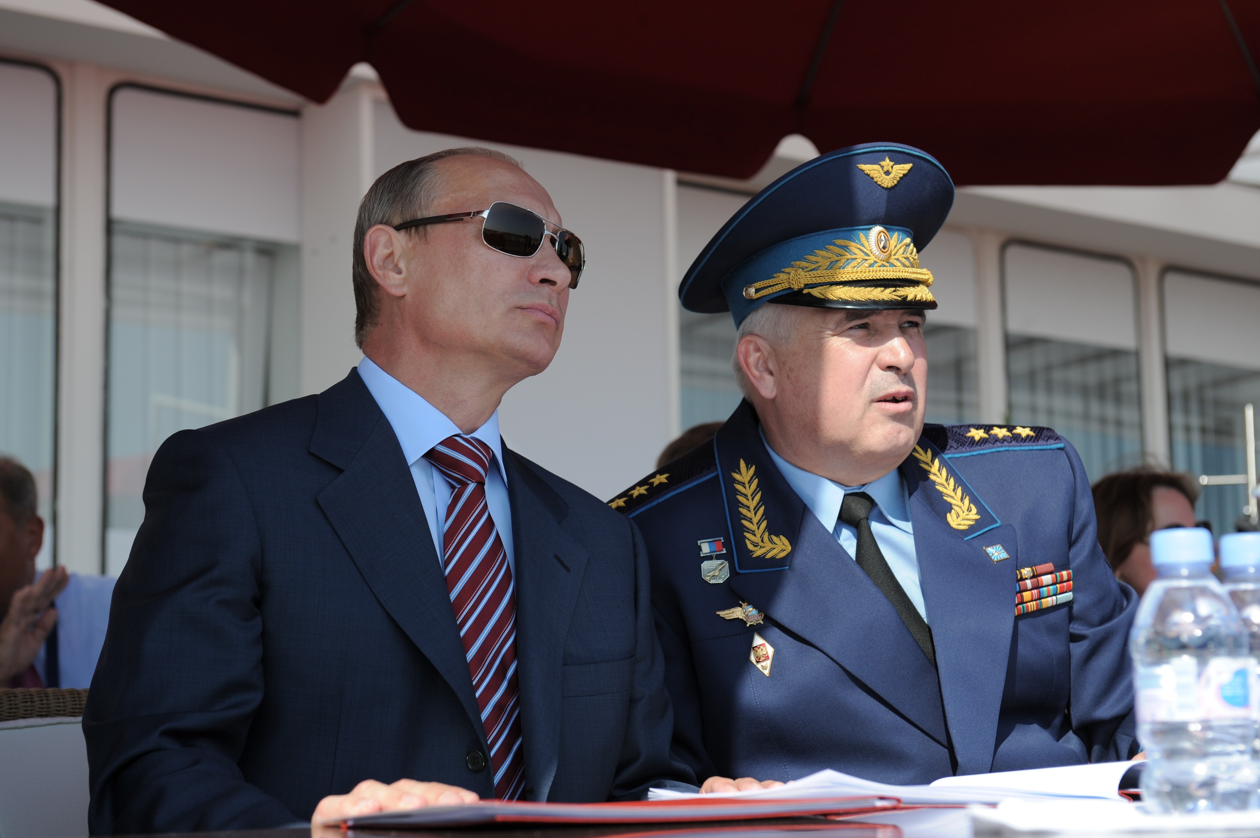 File:Vladimir Putin and Alexander Zelin, MAKS-2011.jpeg | Military Wiki | FANDOM ...