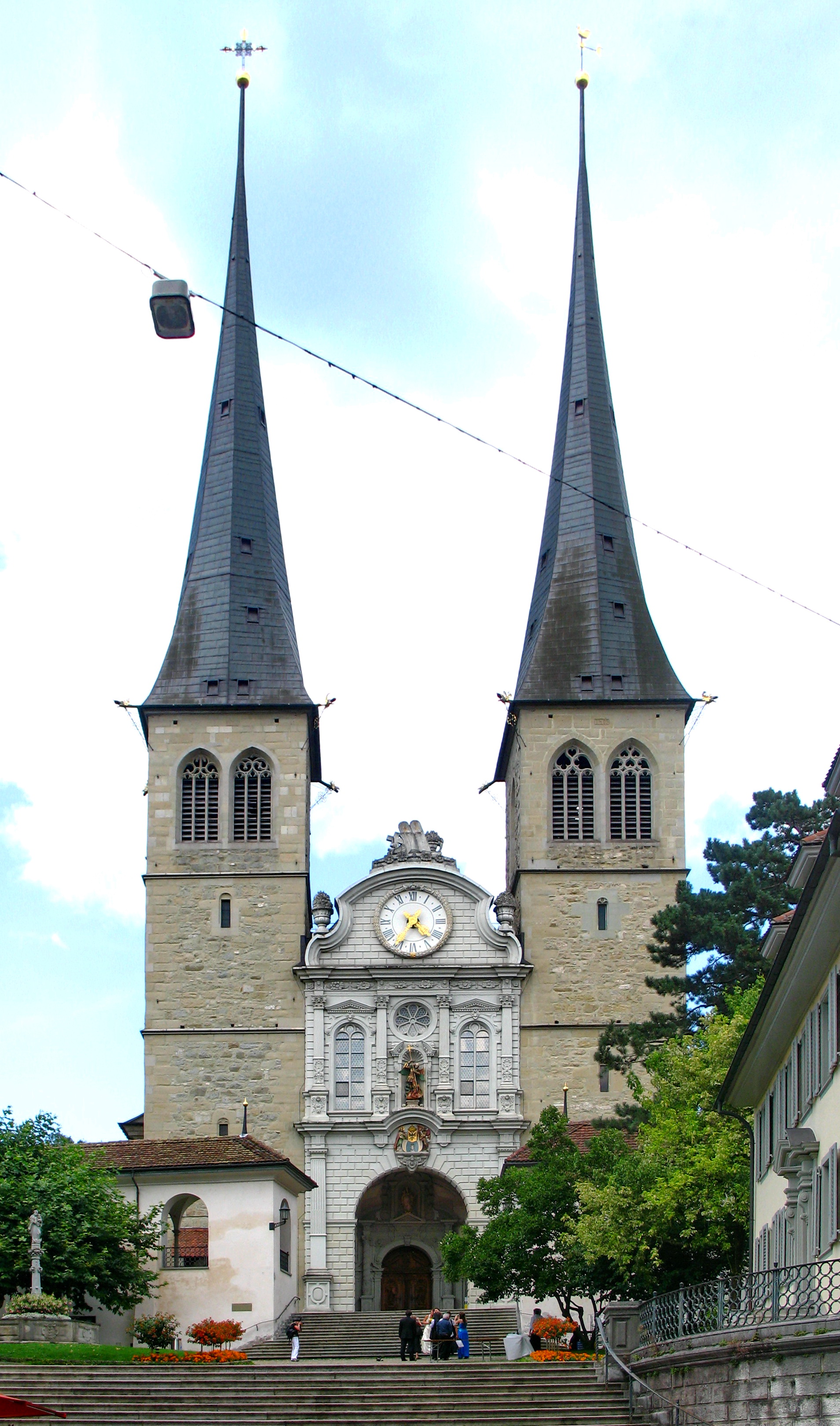 File:6303 - Luzern - Haupttreppe and Hofkirche St. Leodegar above  Sankt-Leodegar-Strasse.JPG - Wikimedia Commons