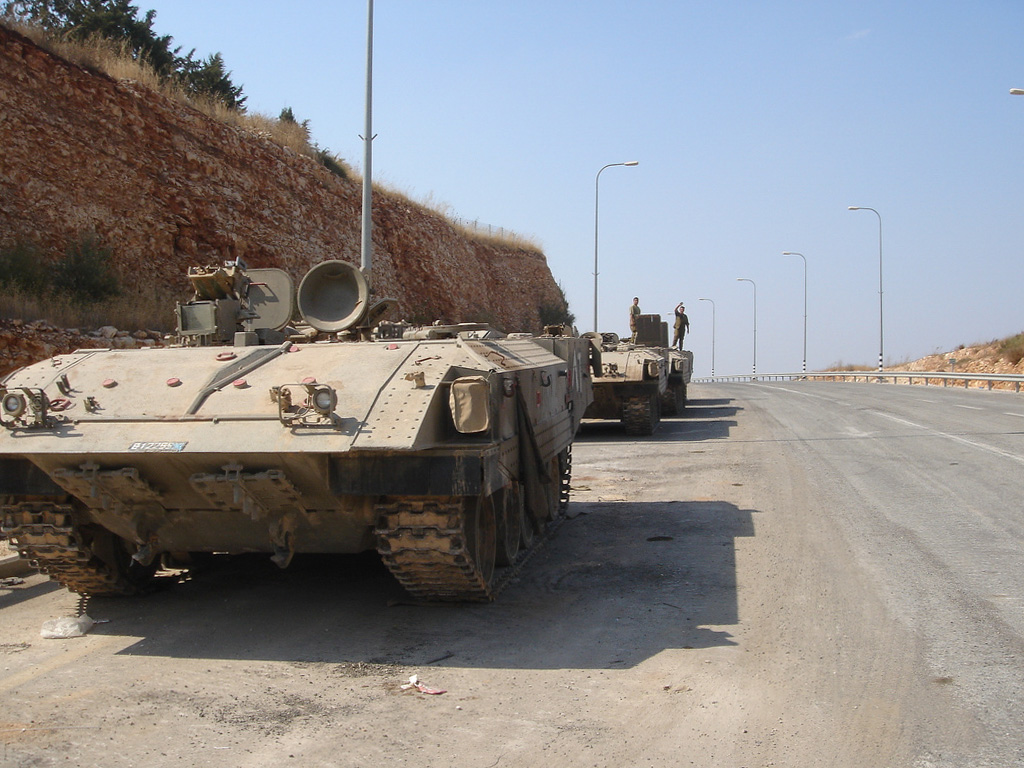 Achzarit_armored_personnel_carriers%2C_2006.jpg