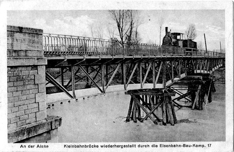 File:An der Aisne bei Guignicourt - Kleinbahnbrücke wiederhergestellt durch die Eisenbahn-Bau-Komp. 17.jpg