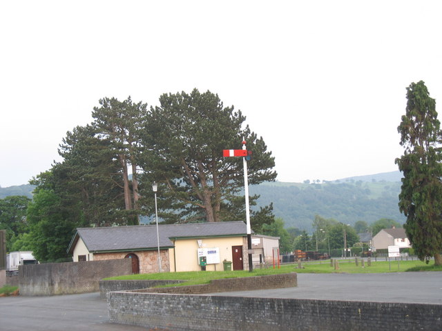 File:An ex-GWR semaphore signal marks the site of Bala station - geograph.org.uk - 463482.jpg