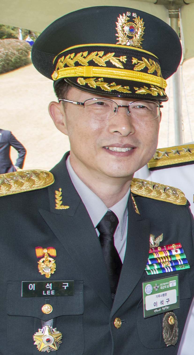 Fuerzas Armadas de Corea del Sur Army_%28ROKA%29_Lieutenant_General_Lee_Suk-koo_%EC%9C%A1%EA%B5%B0%EC%A4%91%EC%9E%A5_%EC%9D%B4%EC%84%9D%EA%B5%AC_%28UNC_-_CFC_-_USFK_photo_170928-A-CD114-0996_69th_ROK_Armed_Forces_Day%29