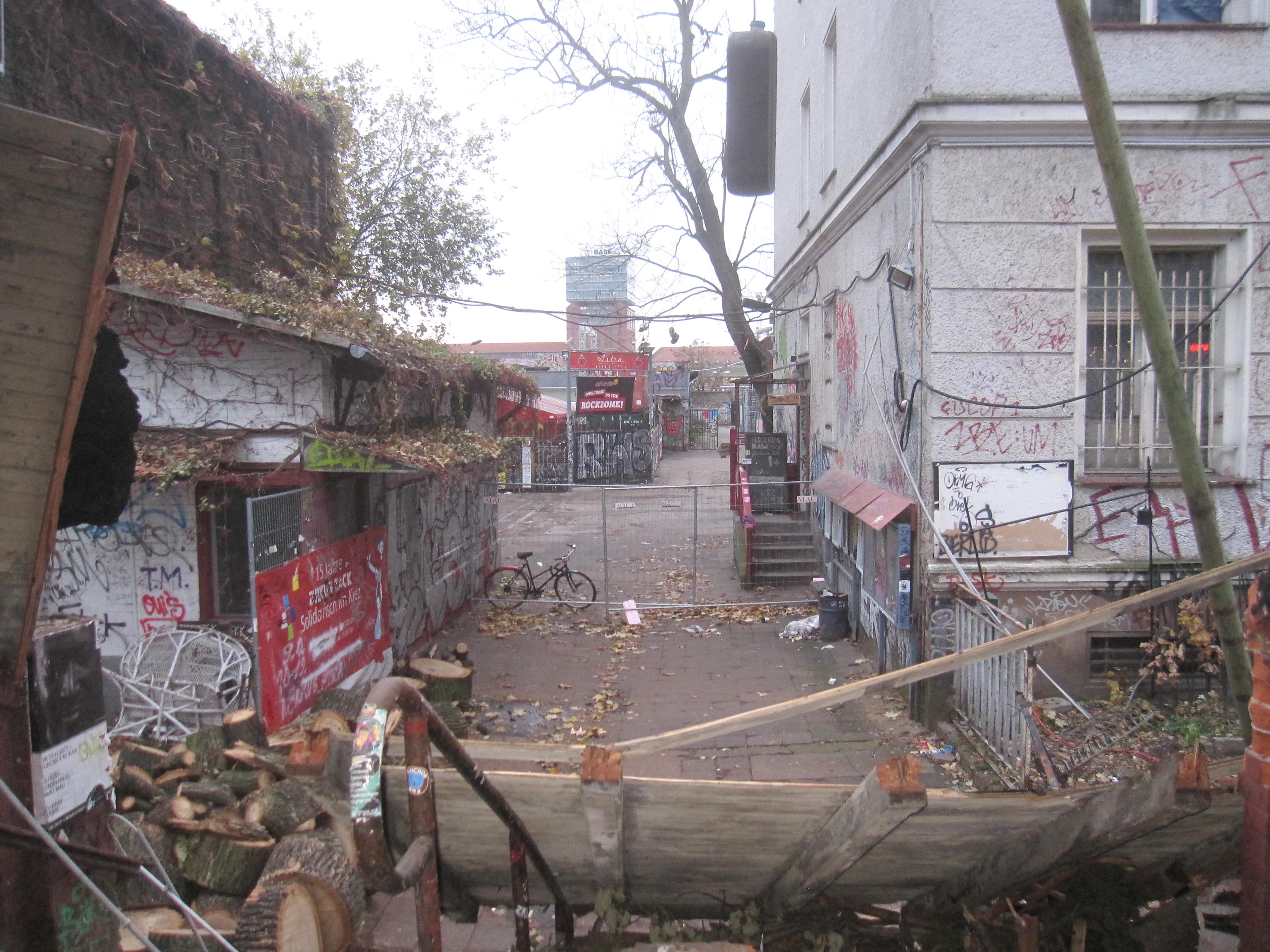 Astra Kulturhaus Biergarten RAW Berlin Entrance 2017.jpg