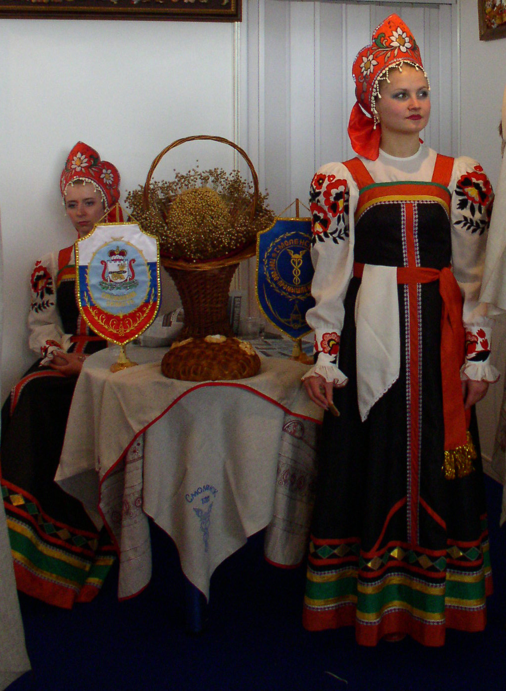 File:Belarus-Minsk-Russian Exhibition-Woman in National Costume-2 (cropped). jpg - Wikimedia Commons