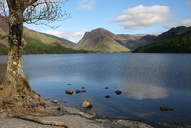 Buttermere in Sunshine - geograph.org.uk - 3479894