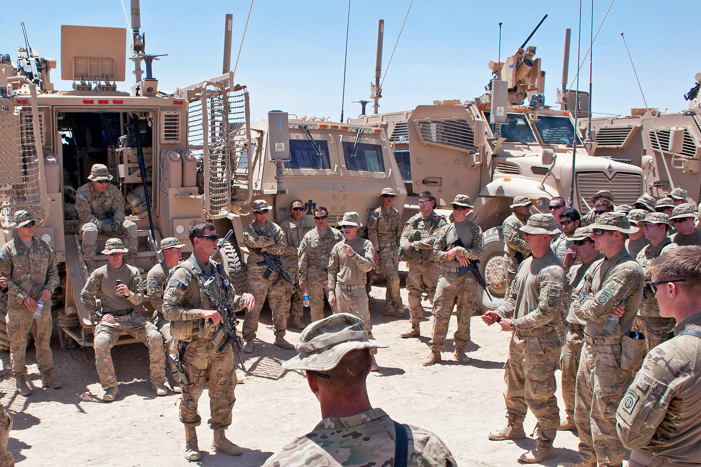 Американские военные афганистан. Американские войска в Афганистане. Военный лагерь США В Афганистане. Американские военные в Афганистане.