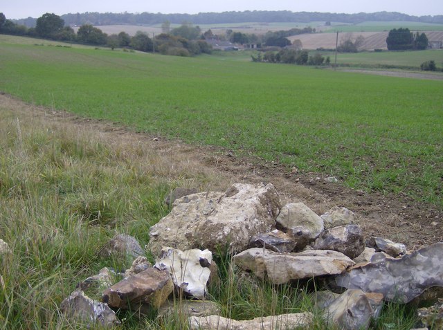 File:Descent towards Winterbourne - geograph.org.uk - 597494.jpg