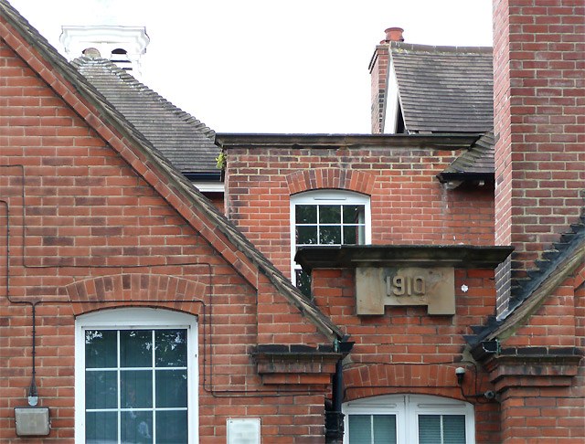 File:Edwardian school architecture, Sidcup, Kent - geograph.org.uk - 911245.jpg