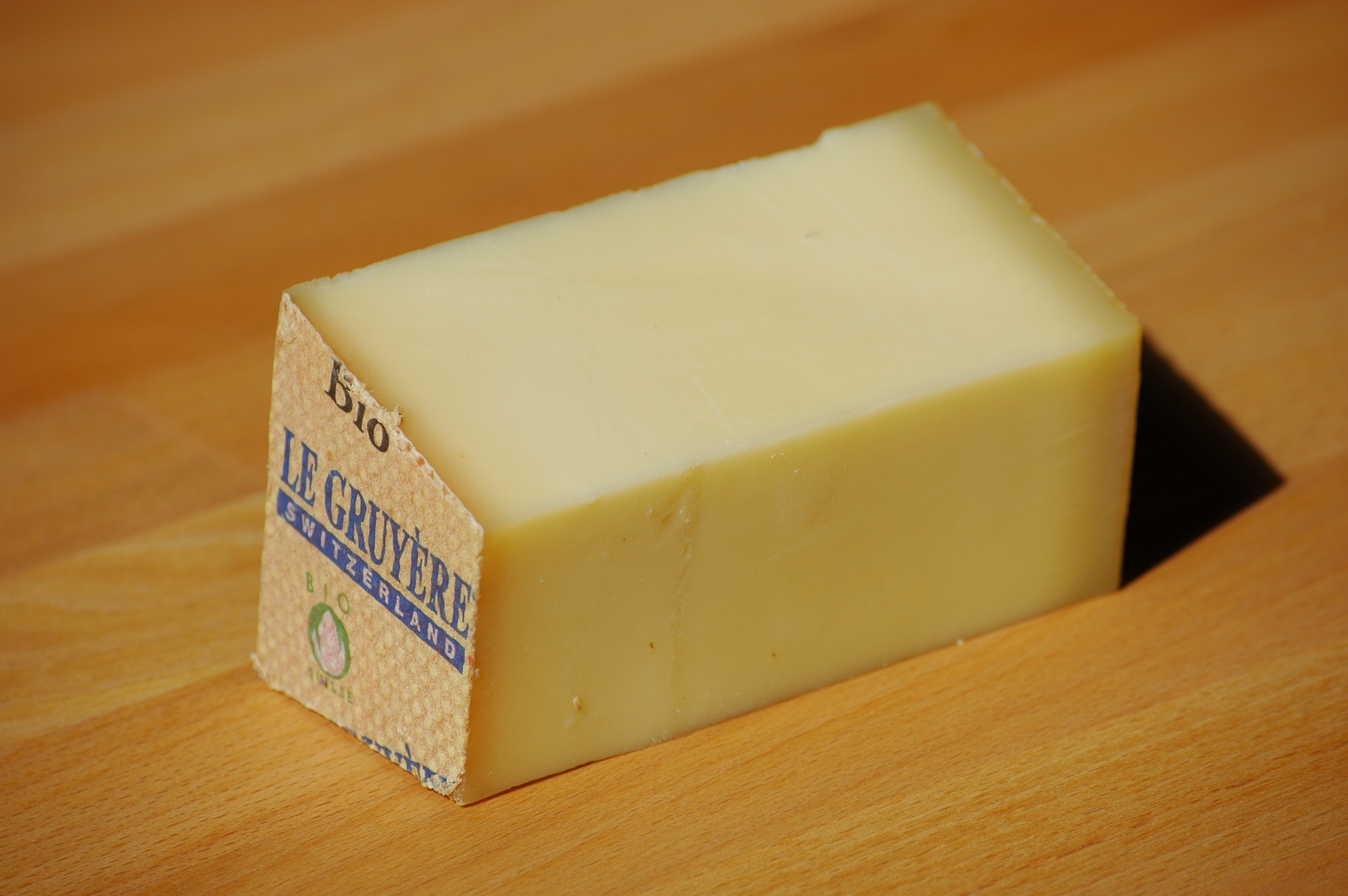 グリュイエールチーズ - Wikipedia