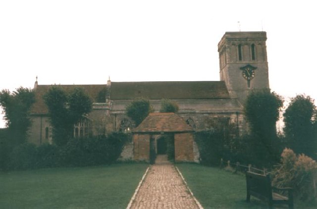 File:Haddenham Church - geograph.org.uk - 42822.jpg