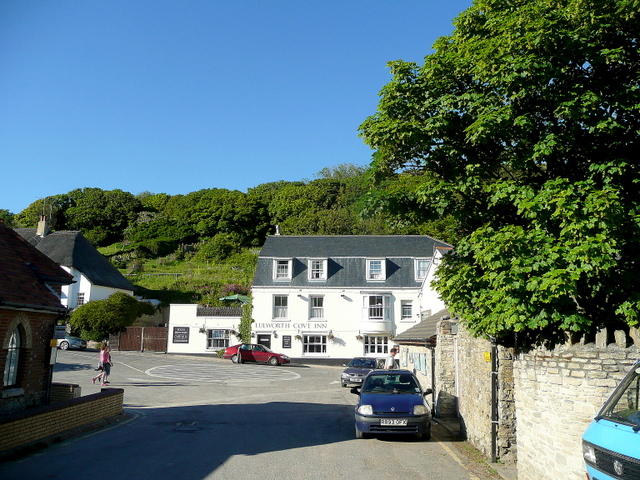 File:Lulworth Cove Inn - geograph.org.uk - 2015609.jpg