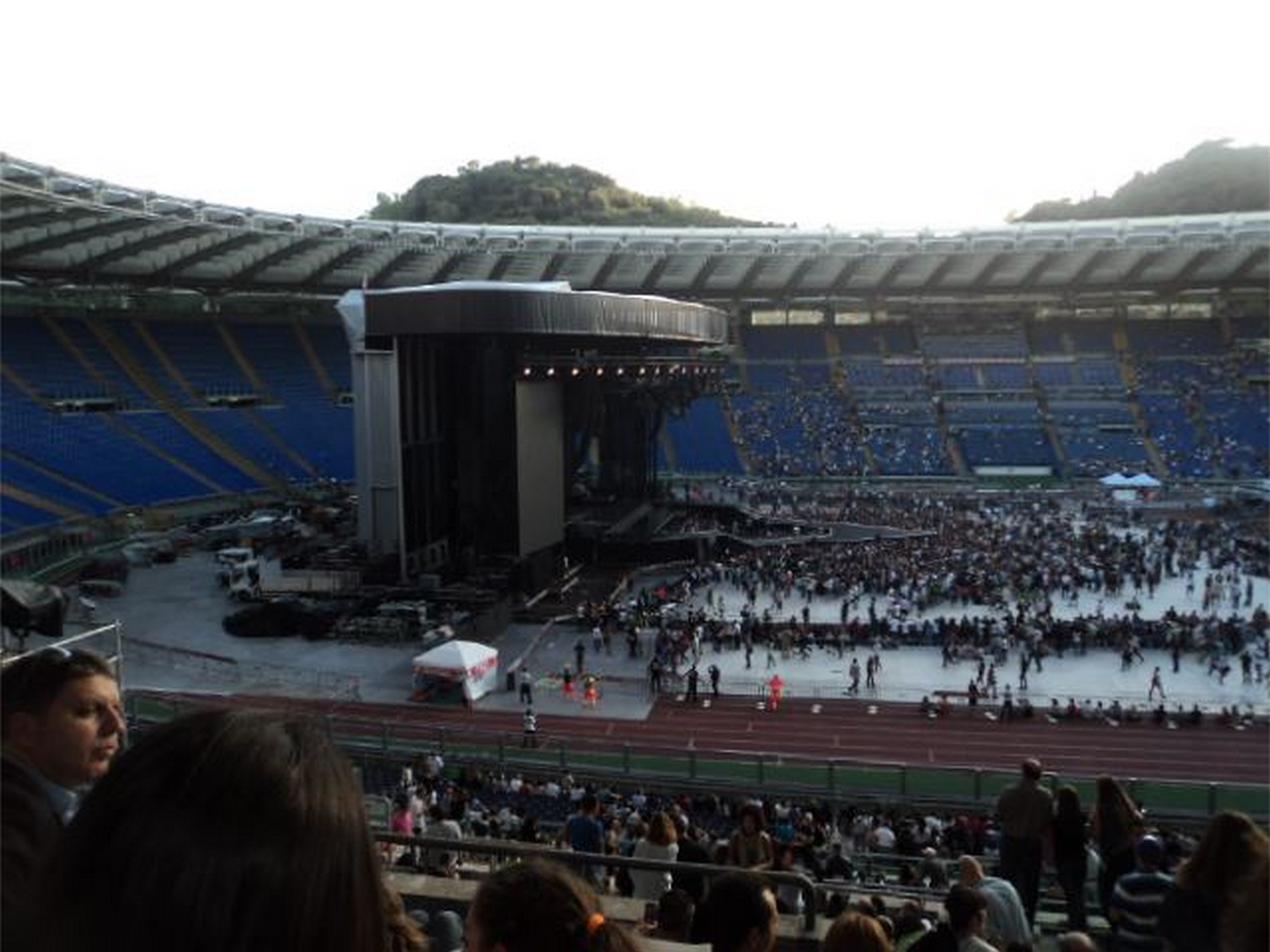 Stadium tour. Madonna MDNA Tour Stadium. Олимпийский стадион Ататюрка. Олимпийский стадион в Риме концерты. Reputation Stadium Tour.