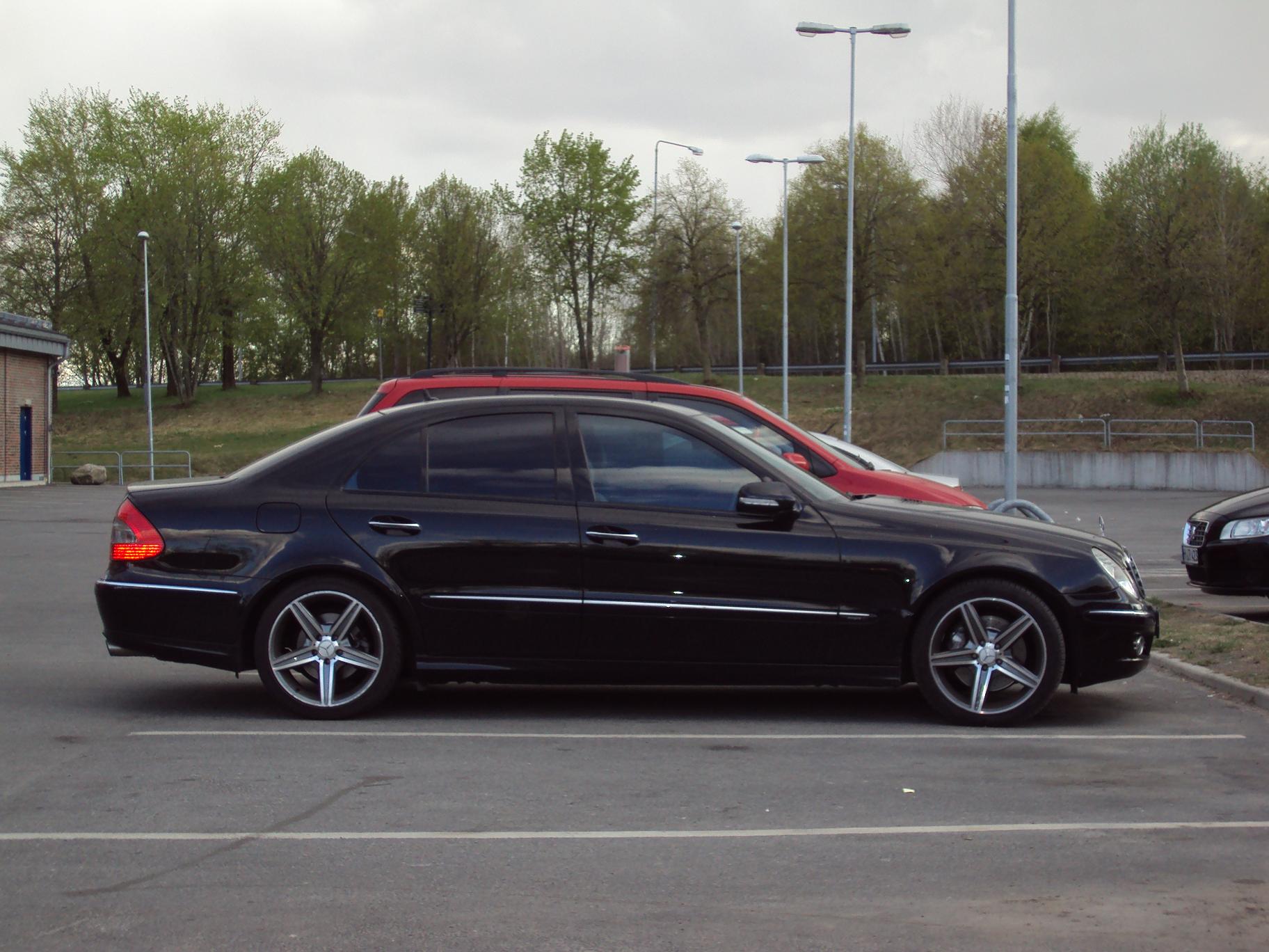 File:Mercedes W211 front 20080127.jpg - Wikimedia Commons