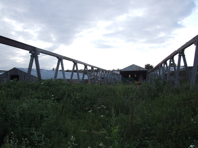 File:Old boatyards by the Medway, Strood - geograph.org.uk - 1397325.jpg