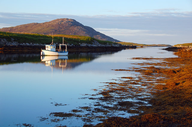 File:Sheltered inlet at the top of Loch Boisdale - geograph.org.uk - 480967.jpg