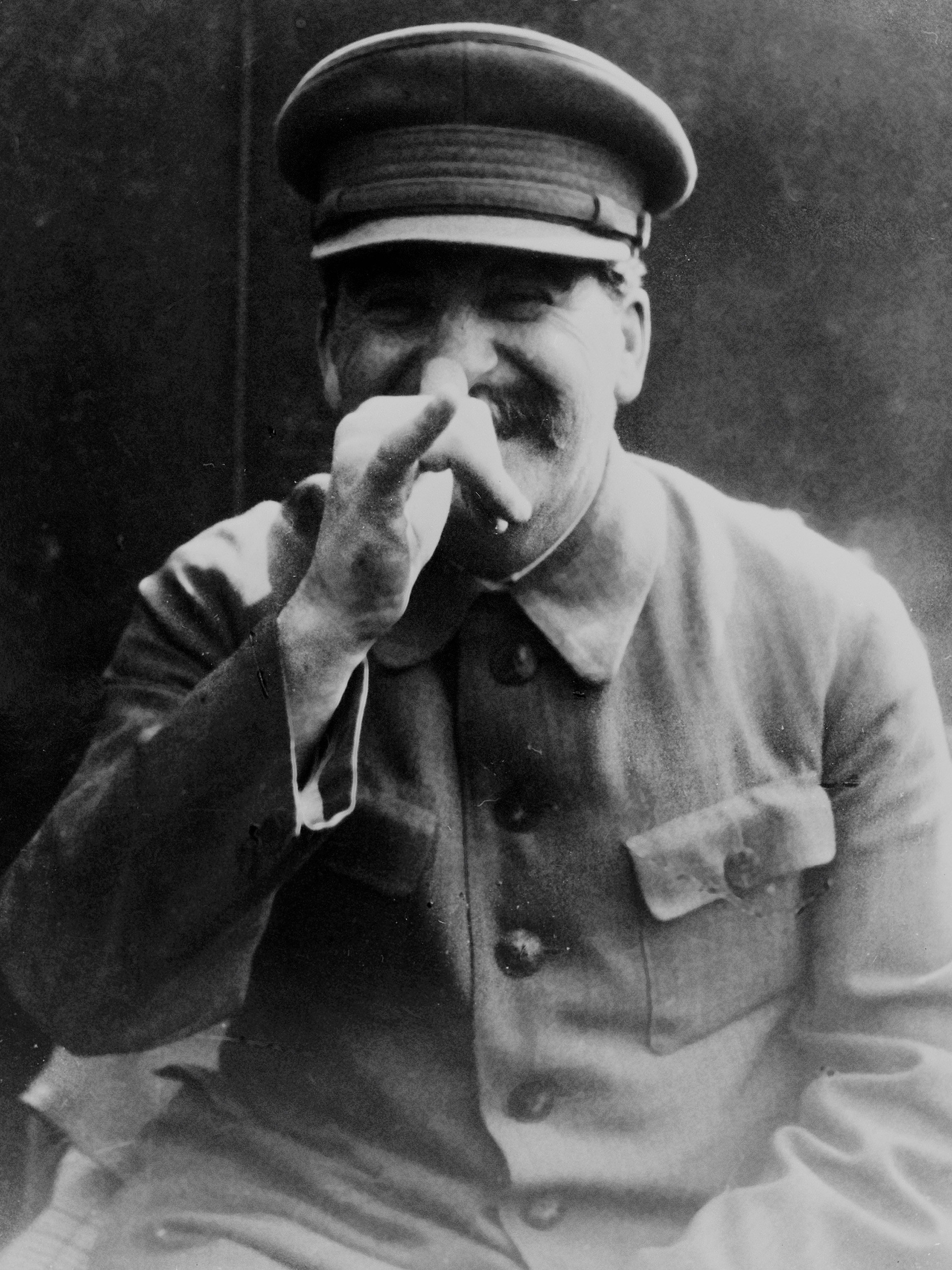 Personellement pouçorophobe  Stalin_nose