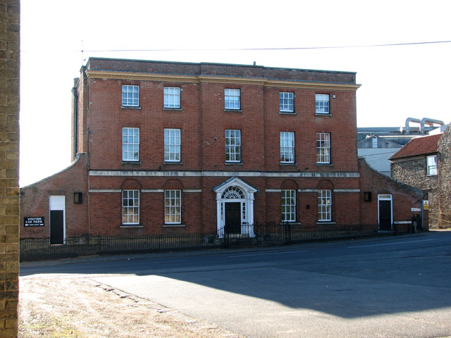 File:Stoke Ferry Hall (geograph 1875840).jpg